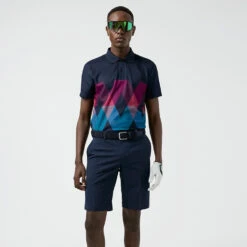 J.Lindeberg Active Argyle Golf Shorts 11 J.Lindeberg Active Argyle Golf Shorts -Golf Apparel Store J.Lindeberg SS22 Active Argyl Golf Short P1345071 Navy Model 1