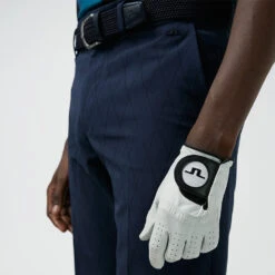 J.Lindeberg Active Argyle Golf Shorts 13 J.Lindeberg Active Argyle Golf Shorts -Golf Apparel Store J.Lindeberg SS22 Active Argyl Golf Short P1345071 Navy Model 3