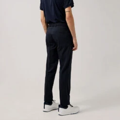 J.Lindeberg Elof Golf Trouser 11 J.Lindeberg Elof Golf Trouser -Golf Apparel Store J.Lindeberg SS22 Elof Trouser JL GMPA05222 6855 Code TRLIN016 34 W 32 Leg Navy model 1