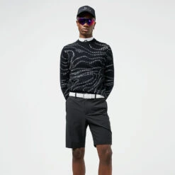 J.Lindeberg Stuart Stripe Golf Shorts 11 J.Lindeberg Stuart Stripe Golf Shorts -Golf Apparel Store J.Lindeberg SS22 Stuart Stripe Golf Shorts GMPA05577 9999 Code TSLIN012 34 W Black Model 1