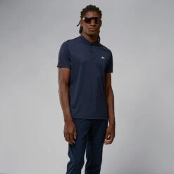 J.Lindeberg Bode Golf Polo Shirt -Golf Apparel Store J.Lindeberg GMJT06478 6855 M Bode Regular Fit Polo SHLIN162 JL Navy Model 1