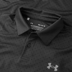 Under Armour Performance Printed Golf Polo Shirt -Golf Apparel Store Under Armour SS22 Performance Printed Golf Polo Shirt Jet Gray black Black 1361857 010 Detail